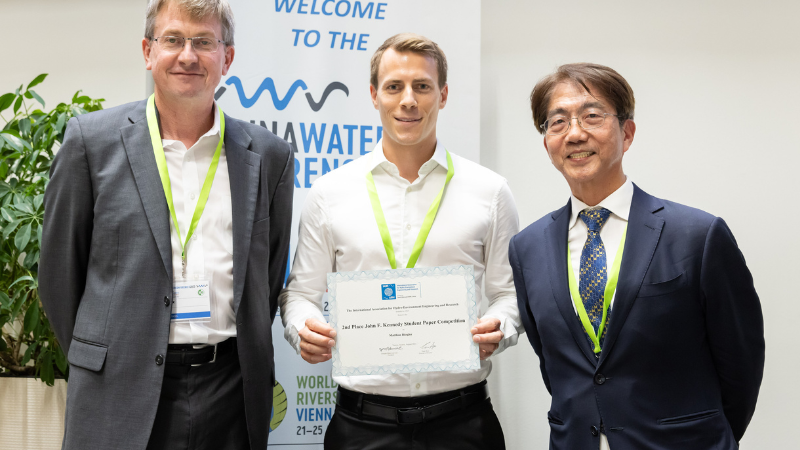 Matthias Bürgler, ETH Zurich, Laboratory of Hydraulics, Hydrology and Glaciology (VAW), Switzerland, receives the 2nd prize of the 15th John F. Kennedy Award.