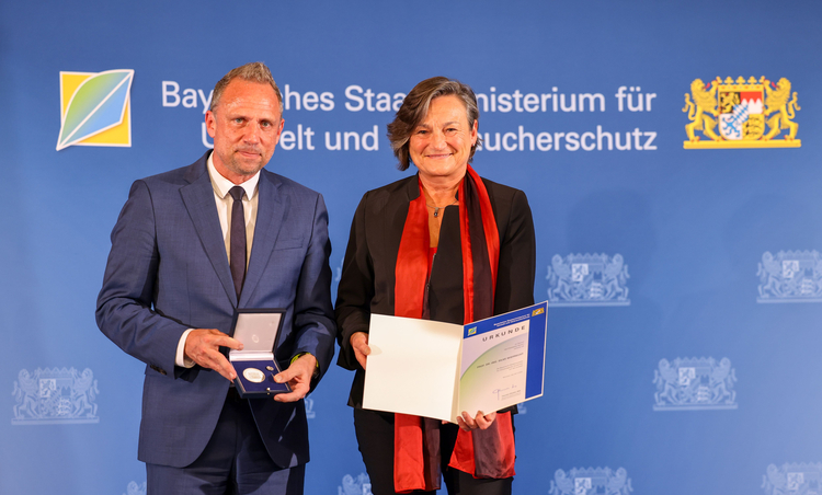 IAHR fellow Prof. Silke Wieprecht awarded the Bavarian State Medal for outstanding services to the environment