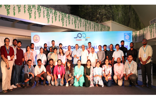 Student volunteers with the faculty of Department of Ocean Engineering, IIT Madras.png